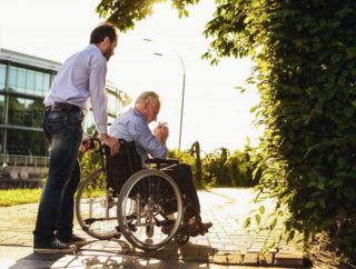 Senior na wózku – co to znaczy dla jego opiekuna