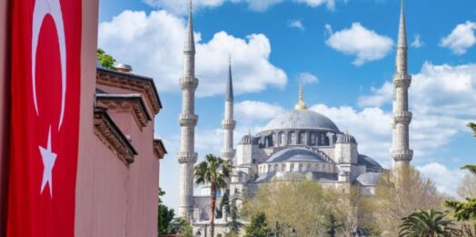 Atrakcyjne oferty last minute: co warto wiedzieć przed zarezerwowaniem wymarzonego wyjazdu do Turcji
